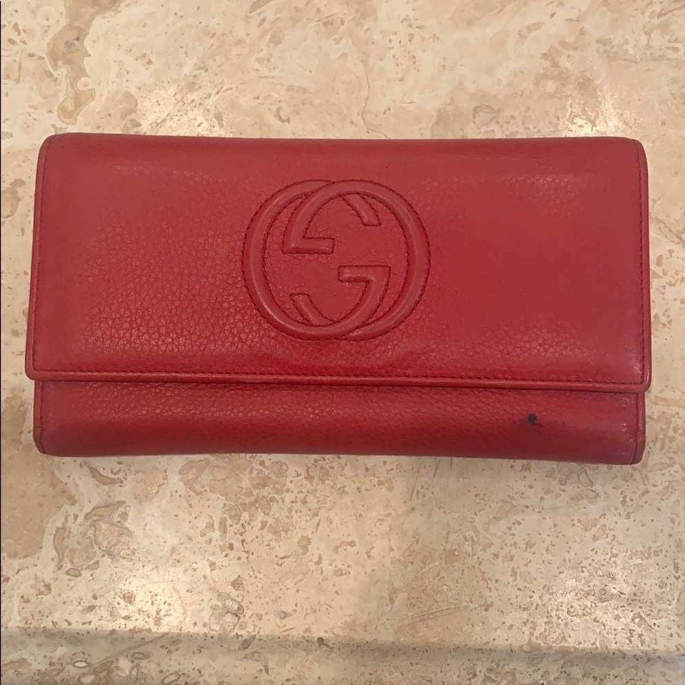 Red Gucci wallet